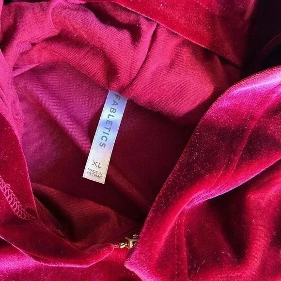 Fabletics - Picture 2 of 3